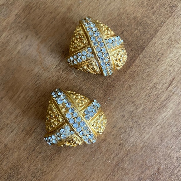 RARE VINTAGE CHUNKY GOLD PAVE CLIP ON DIAMOND EARRINGS - Picture 5 of 9